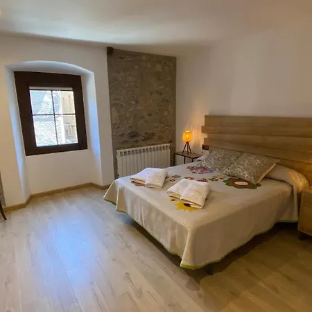 Apartamento Pis Turistic De 170 M2 A La Placa Porxada De *